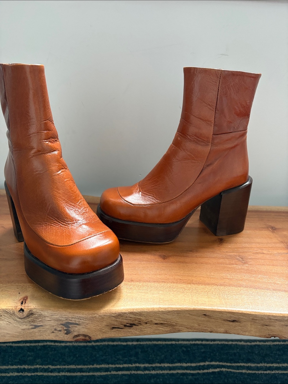 L'INTERVALLE Leather Platform Ankle Boots in Cognac Brown